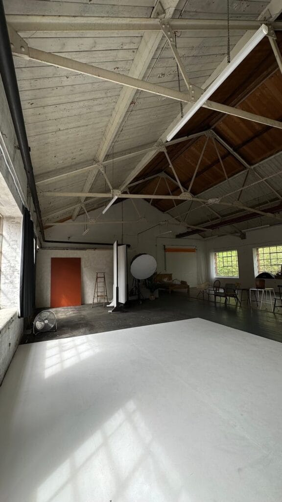 white-floor-background-wide